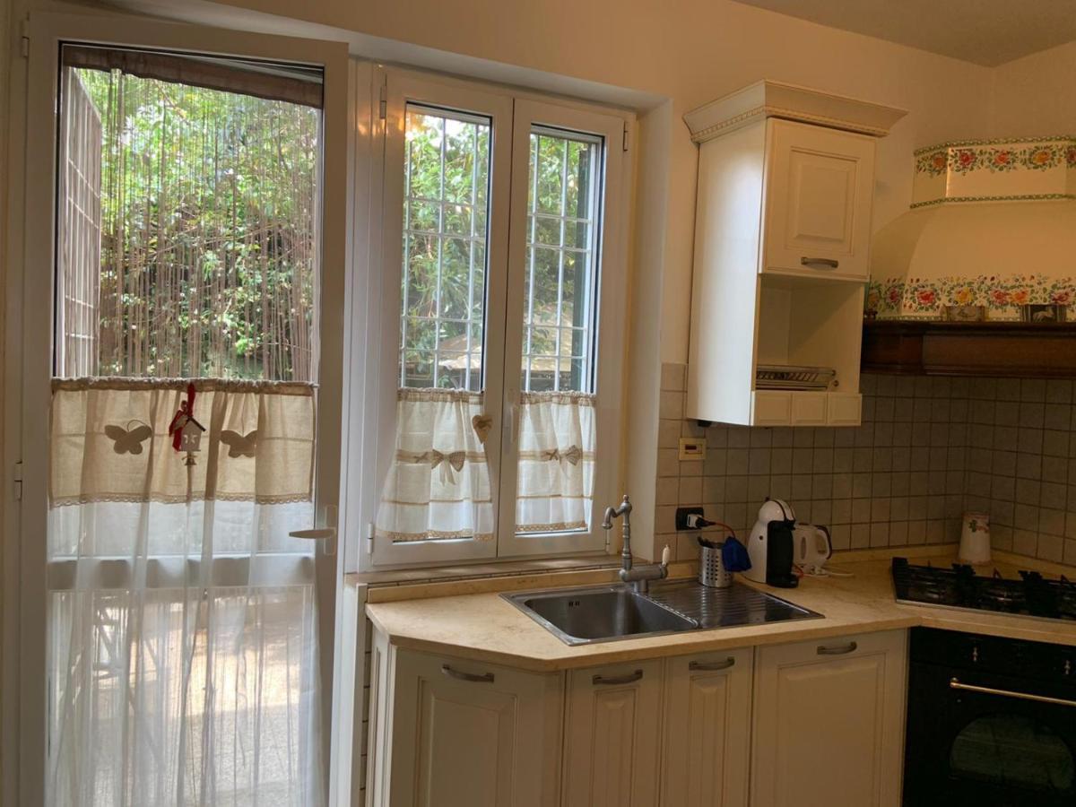 Appia Park Apartament 10 Min Dal Colosseo Rome Buitenkant foto