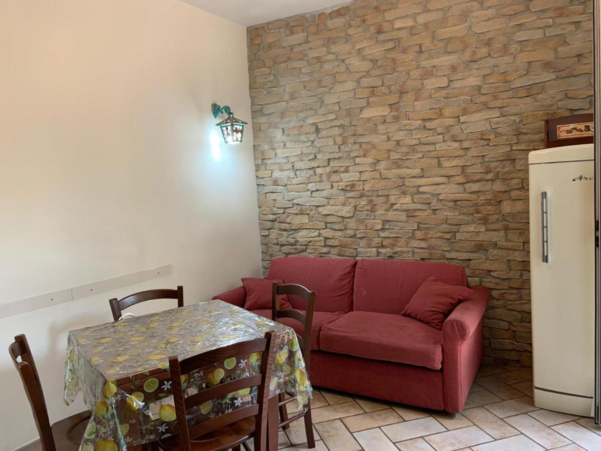 Appia Park Apartament 10 Min Dal Colosseo Rome Buitenkant foto