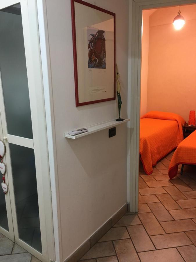 Appia Park Apartament 10 Min Dal Colosseo Rome Buitenkant foto